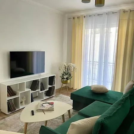 Stylish In The Pedestrian Street Appartement Shkodër